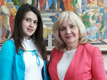 Mihaela i profesorka Olivera Đorđević. Foto: Promo