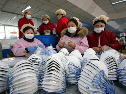 Broj zaraženih u svetu premašio je 380.000 FOTO: EPA-EFE