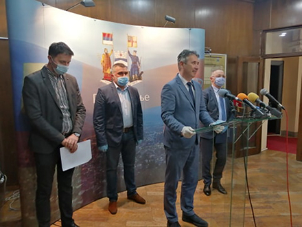 Slobodan Milenković sa saradnicima. Foto: S.Tasić/OK Radio