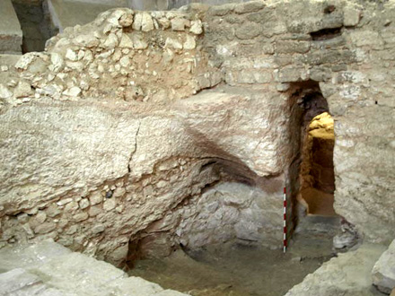 Ulaz u kuću iz prvog veka, koja se nalazi ispod manastira u Nazaretu