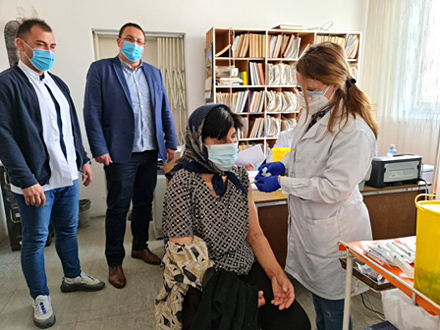 Biraju između kineske i Fajzerove vakcine FOTO: ZC Vranje