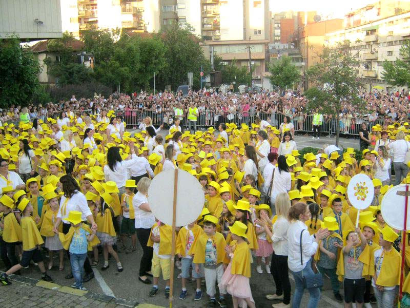 Manifestacija se završava defileom FOTO: vranje.org.rs
