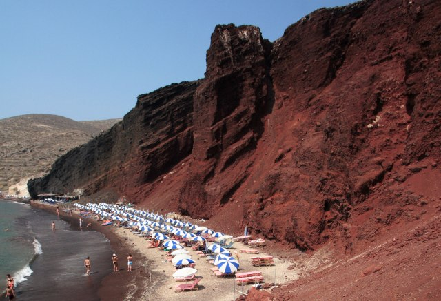 Foto: Crvena plaža, Santorini /thinkstock