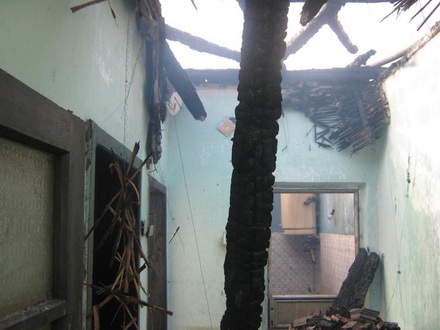 hodnik u izgoreloj kuci Nenada Mitrovica