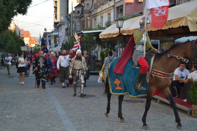 Kesar fest defile gradom