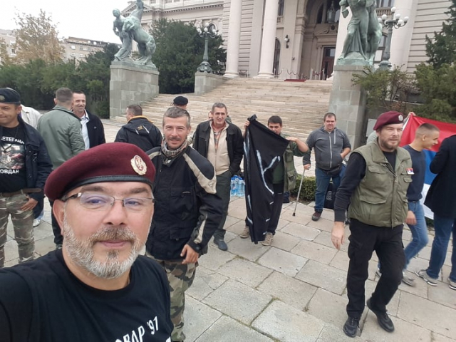 Ratni veterani ispred Skupštine