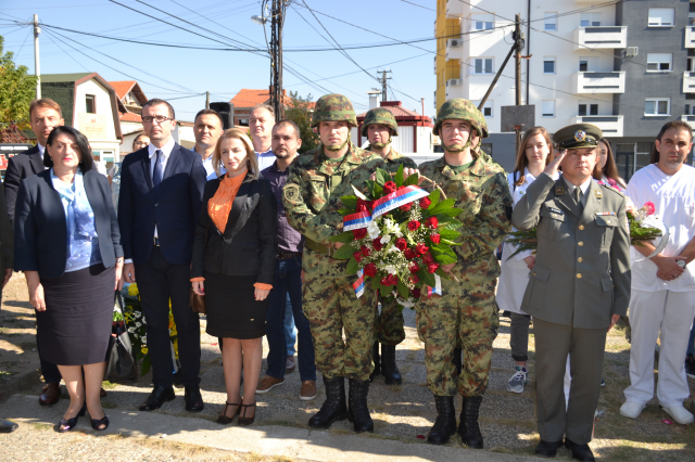 Izabel Emsli Haton- Polaganje venaca