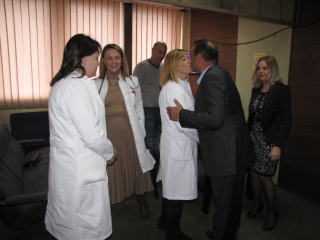 Narandžasta čajanka sa novinarima