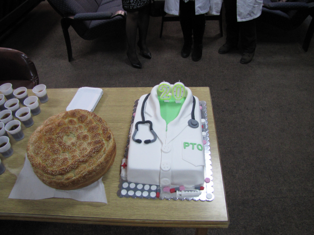 Narandžasta čajanka sa novinarima