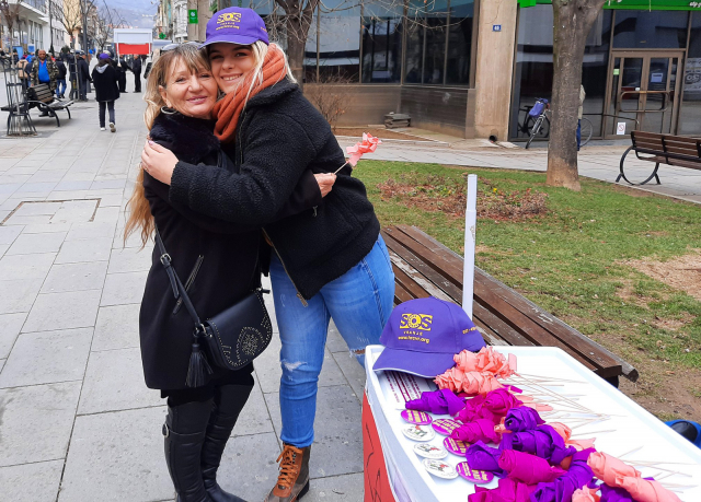 Zagrljaj za poneti na Dan zaljubljenih