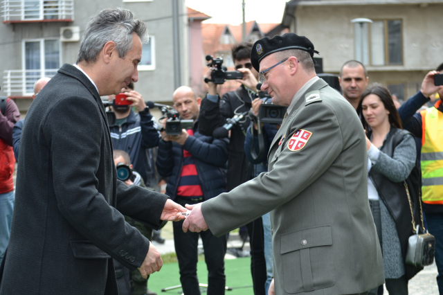 Policijski čas, prvo veče