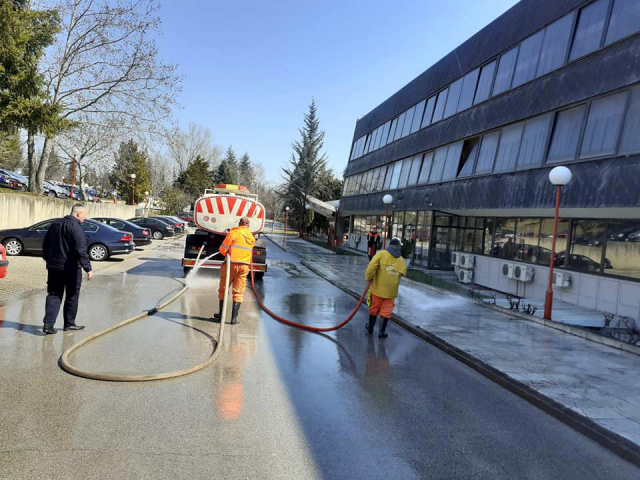Policijski čas, prvo veče