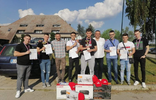 Hanski robotičari - apsolutni šampioni Srbije