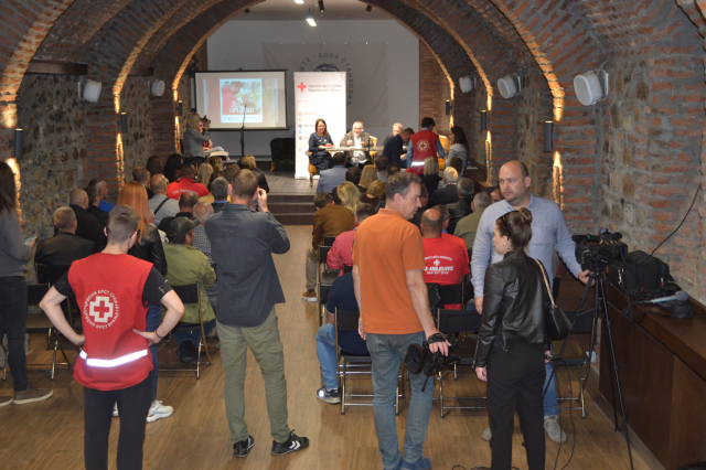 Rukometaši Srbije dele karte građanima