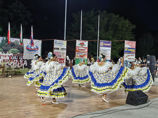 Studentski festival folklora