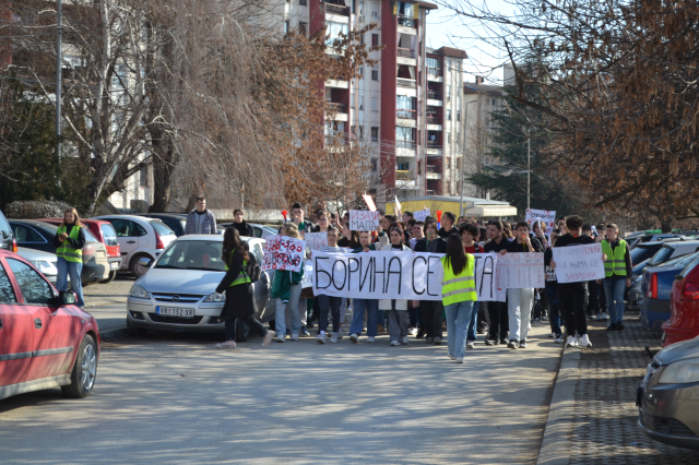 Gimnazijalci u protestu