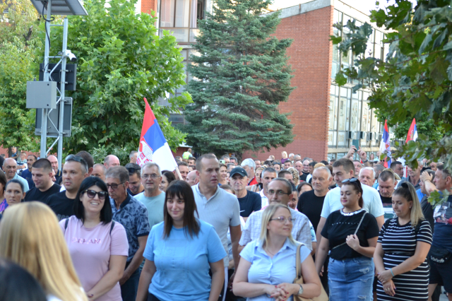 Narod protiv blokada