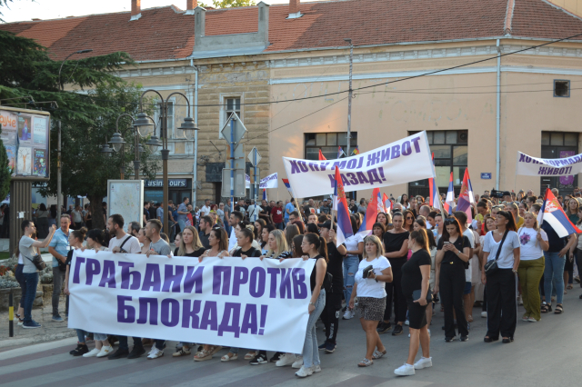 Narod protiv blokada