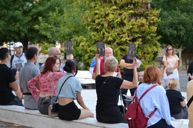 Dva protesta u jednom danu