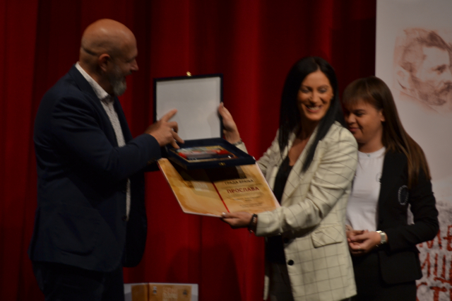 Nagrađene predstave i glumci