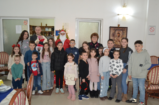 Podela paketića Specijalne bolnice