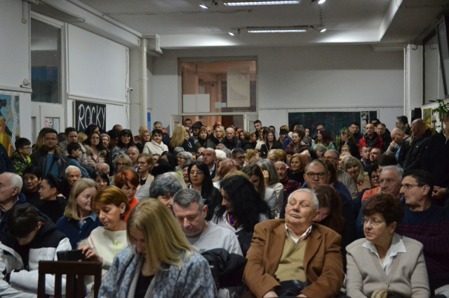 Podela paketića Specijalne bolnice