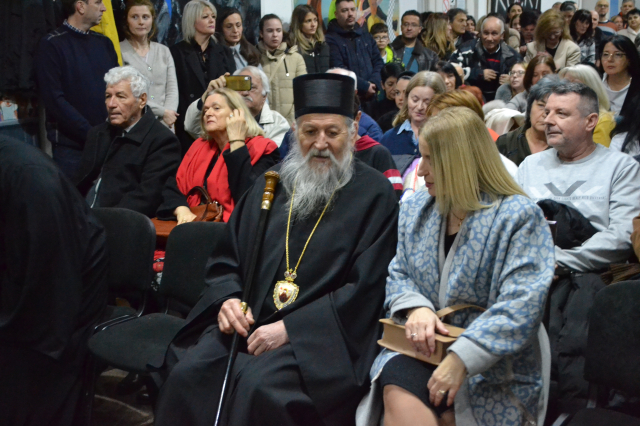Podela paketića Specijalne bolnice