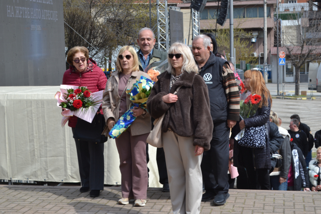 Polaganje cveća povodom godišnjice Nato agresije