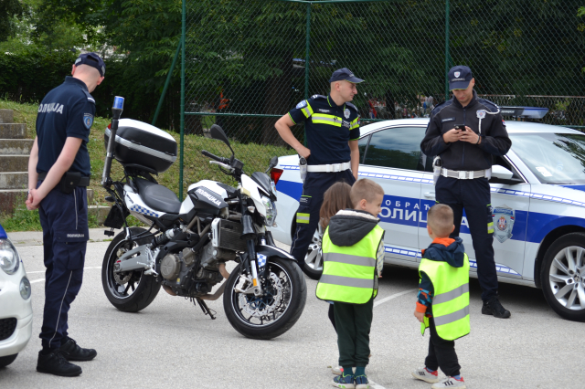 Dečija manifestacija Vreme radosti