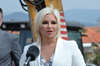 Ana Brnabić obišla stanove za pripadnike službi bezbednosti