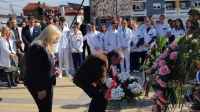 Polaganje venaca u znak sećanja na dr Izabel Emsli Haton