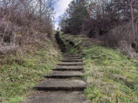 Spomenik Srpska Kuća