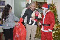 Podela paketića Specijalne bolnice