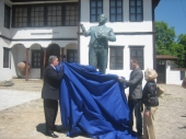 Otkriven spomenik Staniši Stošiću 