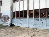 Nacistički grafiti na školi u centru Vranja