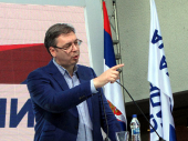 Vučić o vanrednim izborima sa 3.000 članova SNS