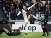 MIHA PREZNOJAVAO SARIJA: Prečka, Bufon i sudije sačuvali Juventusu tri boda protiv Bolonje