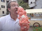 Oboren najslađi ginisov rekord: Italijan u jedan kornet stavio čak 125 kugli sladoleda (video)