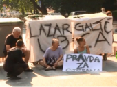 Građani i dalje blokiraju ulicu u kojoj je stradao dečak (9): Ne sklanjamo se, zahtevamo pravdu