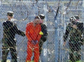 Demokratski zastupnici pozivaju Bidena da zatvori Guantanamo