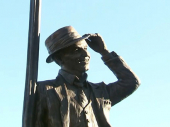 VIDEO: Frenk Sinatra dobio bronzanu statuu u rodnom gradu