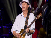 Legendarni američki gitarista Karlos Santana se onesvestio na sceni tokom nastupa