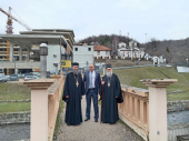 Hilandarski iguman Metodije poklonio knjige i  za biblioteku u Vranjskoj Banji
