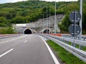  Oprez kod tunela Predejane: Vozi se samo preticajnom trakom