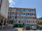 Porodična drama u Vladičinom Hanu: Nakon svađe, žandarm ispalio 4 metka u vrata, žena uzela njegov pištolj, pa upucala nehotice samu sebe