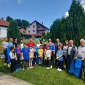 Učenici škole na Vlasini čistili smeće koje su turisti ostavili na mestu gde je rođen čovek koji je zadužio Beograd i Srbiju