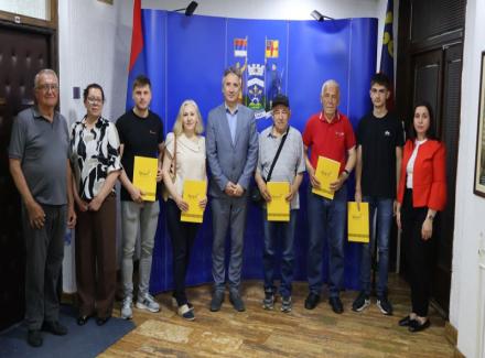 URUČENI UGOVORI ZA ENERGETSKU SANACIJU DOMOVA SOCIJALNO RANJIVIH GRAĐANA