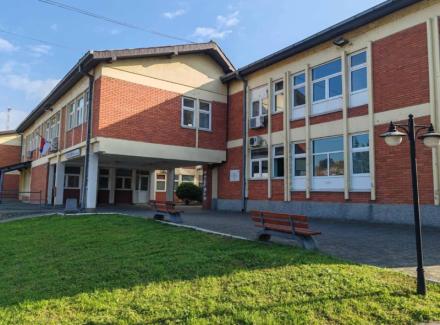 Šestogodišnje dete palo sa stepenica: Sa povredam glave prebačeno u UKC Niš