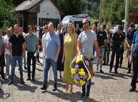 U DONjEM STAJEVCU OBELEŽENA 83. GODIŠNjICA OSLOBOĐENjA U DRUGOM SVETSKOM RATU